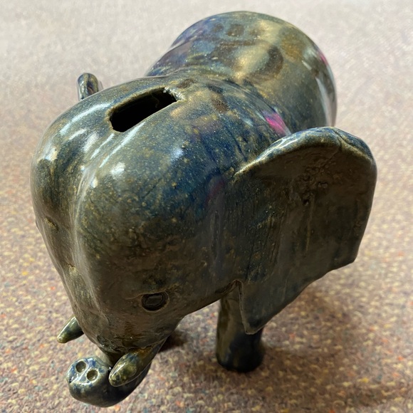 Clay Handcrafted Elephant Piggy Bank Coin - Picture 4 of 5